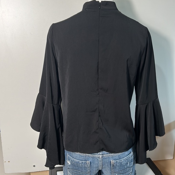 MISSGUIDED CHOCKER NECK BELL SLEEVES BACK ZIPPER BLACK BLOUSE IN SIZE 6 - Picture 5 of 9